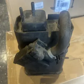 17098085 Acdelco Oe Gm Fuel Vapor Storage Canister 98-02 Trucks 5.7l 7.4l 6.5l Oem