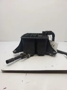 375.au1q10 Audi A6 2010 Fuel Vapor Canister 983919