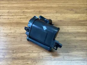 Audi 5q0201797j 2015-2019 A3 V8 Cabrio 2.0l Fuel Vapor Evaporator Emission Canister Oem