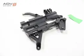 16117339290 Bmw 2014 - 2020 I8 I12 Fuel Vapor Evaporator Charcoal Canister Mount Bracket Oem