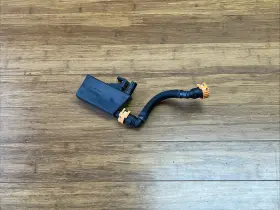874756 Ferrari 2017-2023 Portofino F164 3.8l Engine Vapor Separator With Tube Oem 874756 Ferrari 2017-2023 Portofino F164 3.8l Engine Vapor Separator With Tube Oem