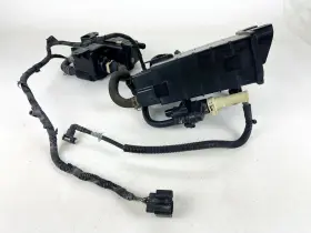 8u5a-96712-aa Ford 13-18 C-max Charcoal Fuel Vapor Evaporator Canister Emission Valve Oem