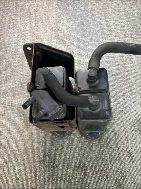 F5ax9d653aa Ford Lincoln Town Car Fuel Vapor Charcoal Canister 1997