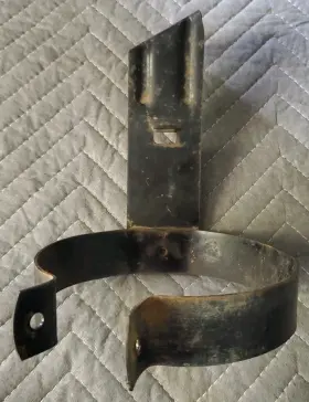 53030298 Jeep 87-01 Cherokee Xj Charcoal Canister Fender Mount Bracket