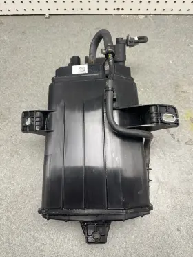31476-j5000 Kia 2018 -2021 Stinger 2.0l Evaporator Fuel Vapor Canister Reservoir Oem