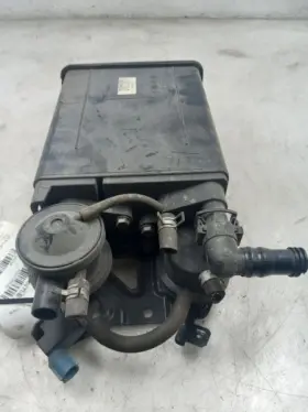 375.le1k04 Lexus 2004 Is300 3.0l Rwd At Fuel Vapor Canister