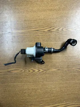 0261222010 Maserati 2004-2013 Quattroporte Evaporator Fuel Leak Detection Pump With Hose Oem
